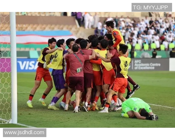 南锡与贝济耶激战正酣双方球员全力以赴争夺胜利